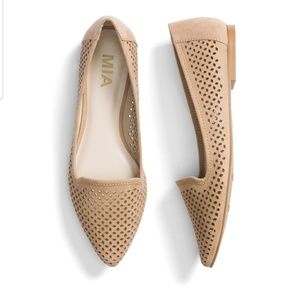 Mia flats like new, never worn